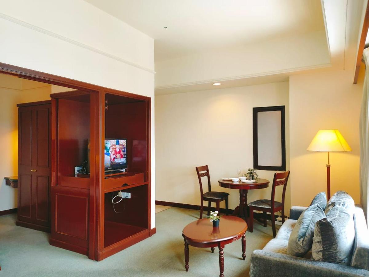 Luxhouz Suites At Times Square Kuala Lumpur Exterior photo