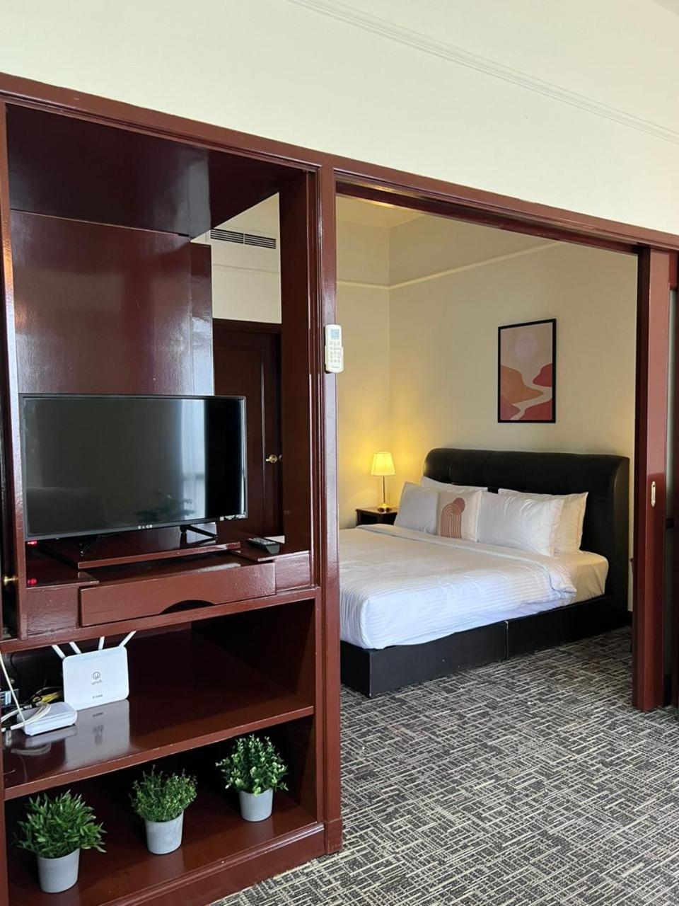 Luxhouz Suites At Times Square Kuala Lumpur Room photo