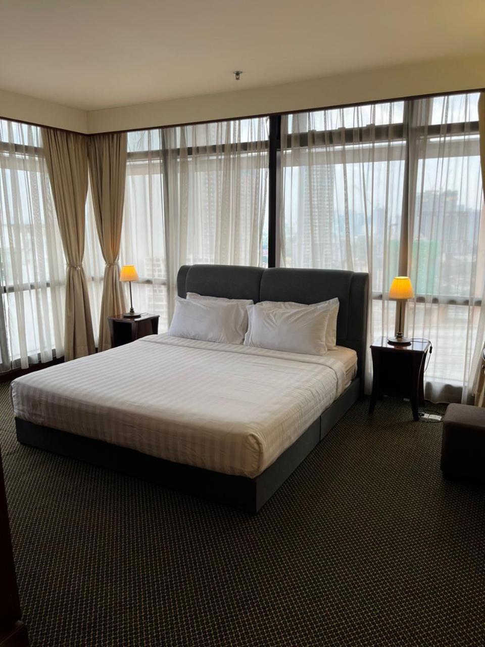Luxhouz Suites At Times Square Kuala Lumpur Exterior photo